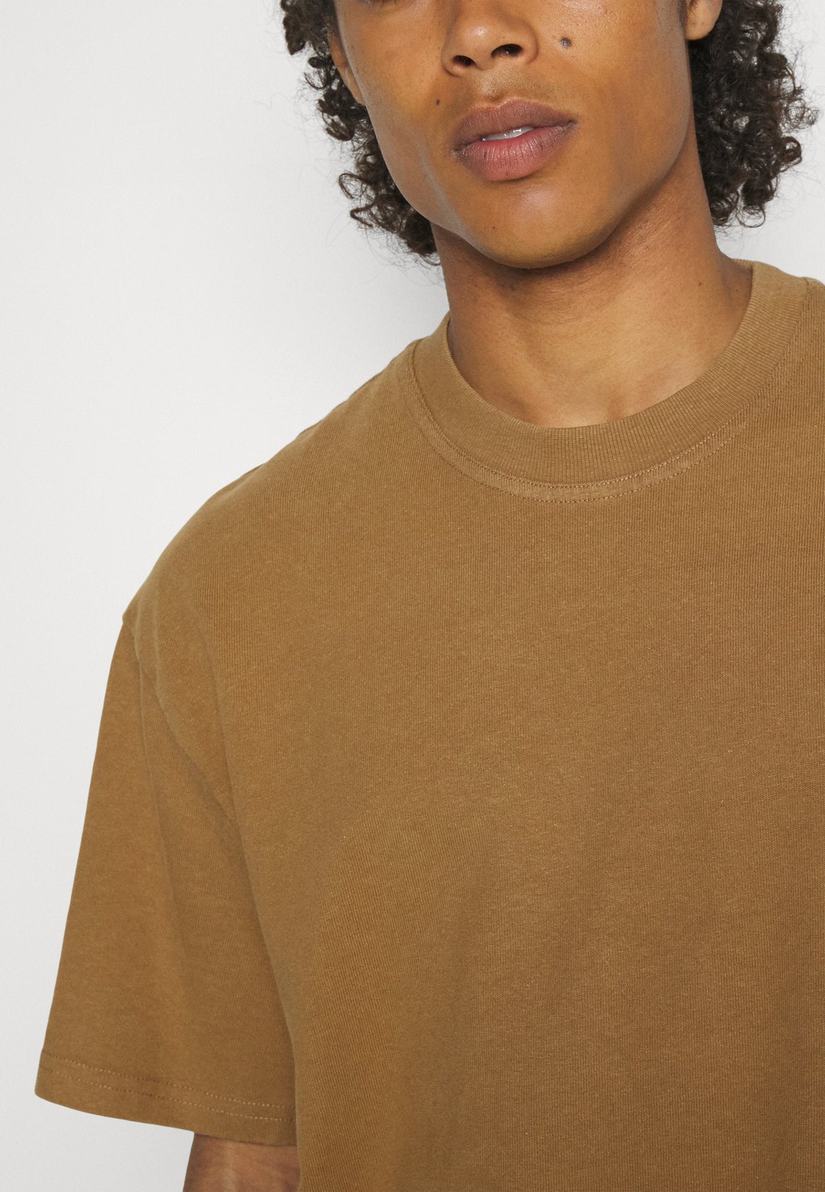 YOURTURN Unisex - Basic T-Shirt - Beige