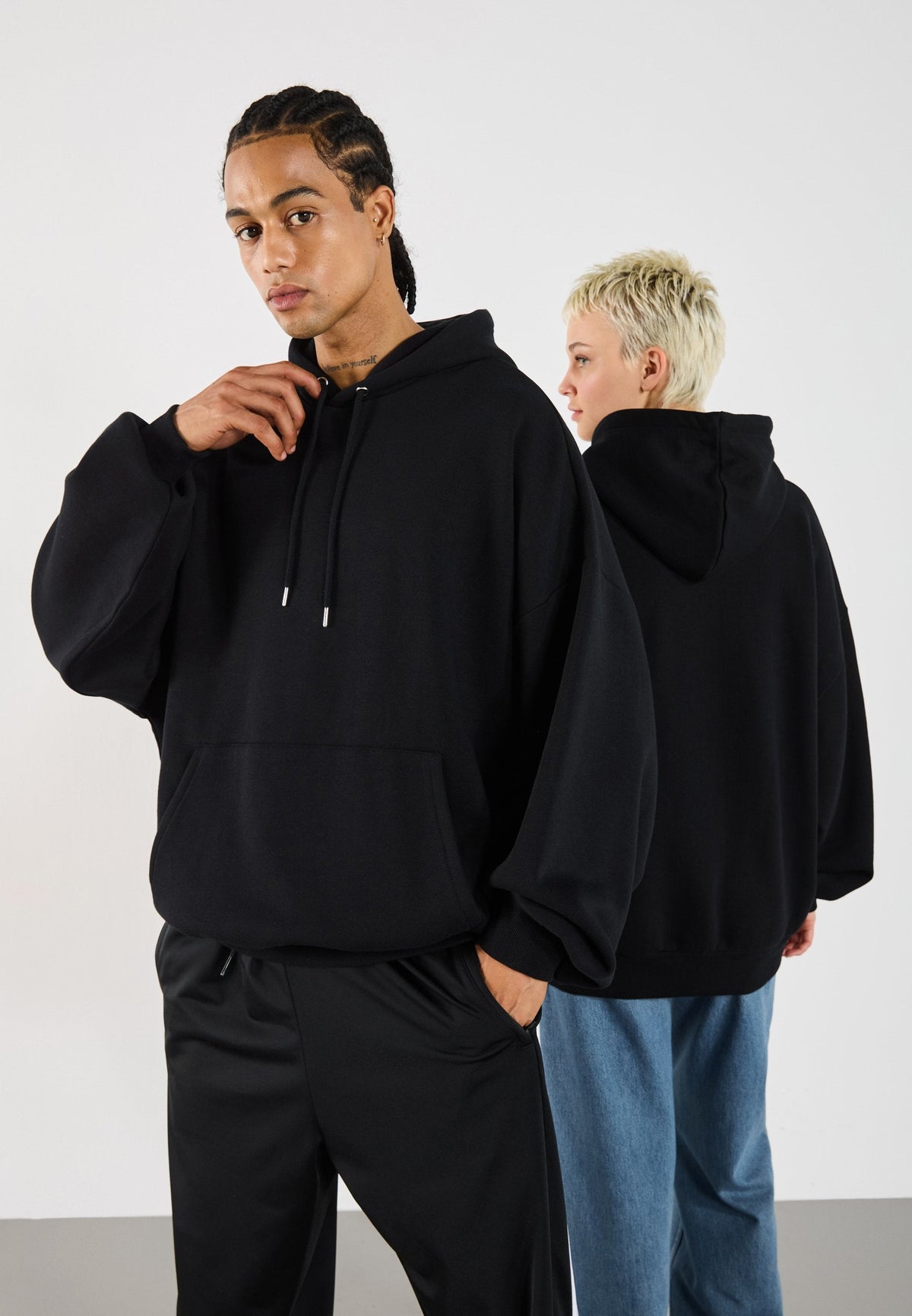 YOURTURN OVERSIZE BASIC HOODIE UNISEX - Hoodie - True Black