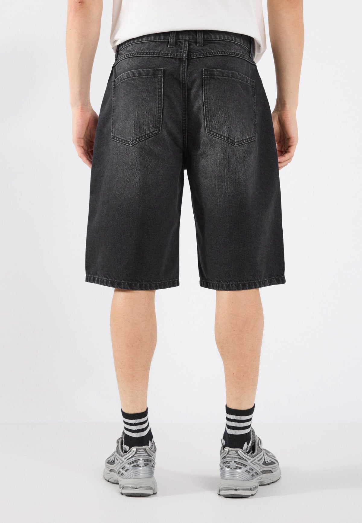 YOURTURN UNISEX - Denim Shorts - Black Denim