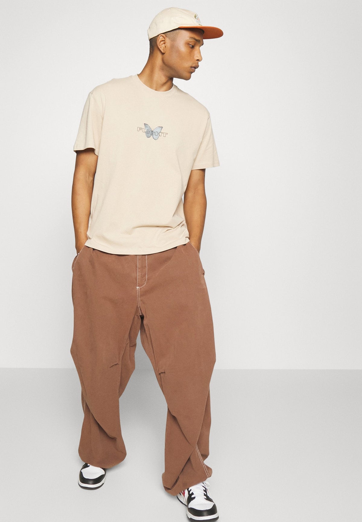 YOURTURN Unisex - Print T-Shirt - Tan