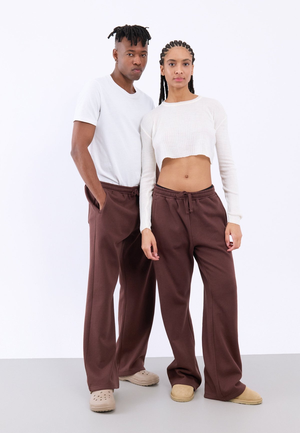 YOURTURN UNISEX - Tracksuit Bottoms - Deep Mahogany