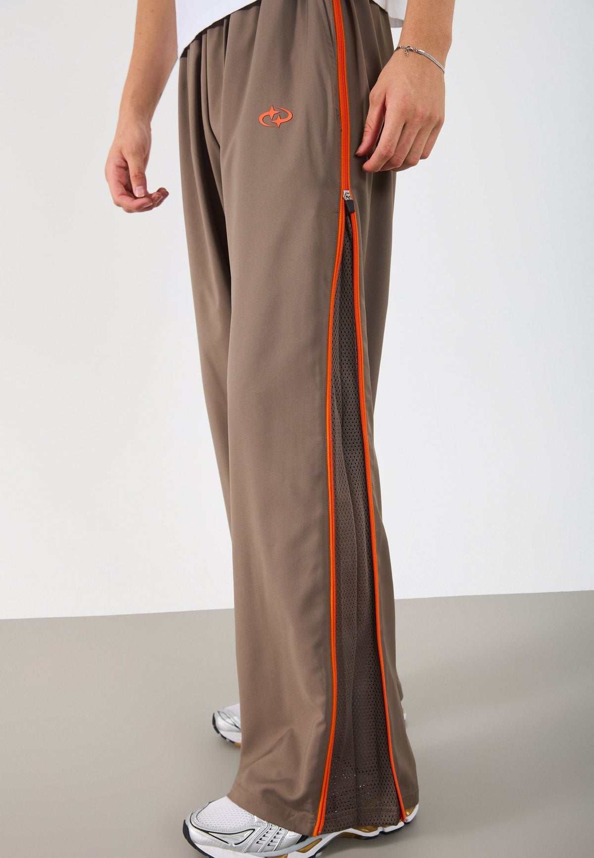YOURTURN UNISEX - Tracksuit Bottoms - Brown