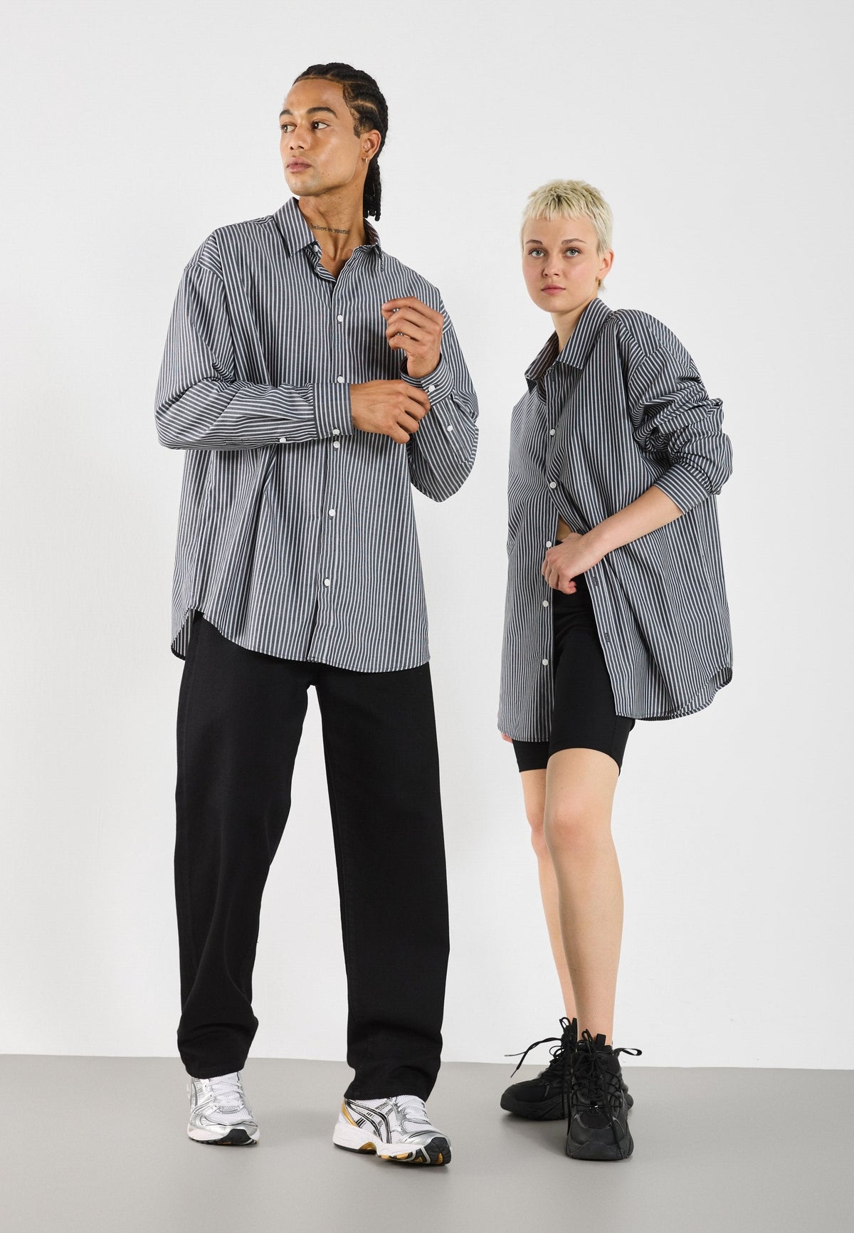 YOURTURN FORMAL UNISEX - Button-down Blouse - Black/white