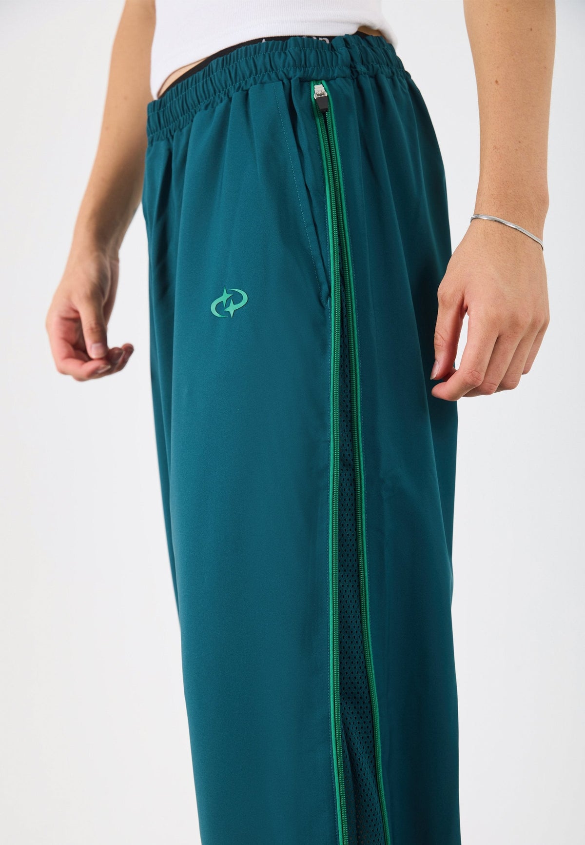 YOURTURN UNISEX - Tracksuit Bottoms - Green