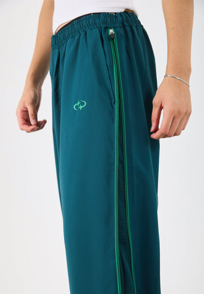 YOURTURN UNISEX - Tracksuit Bottoms - Green