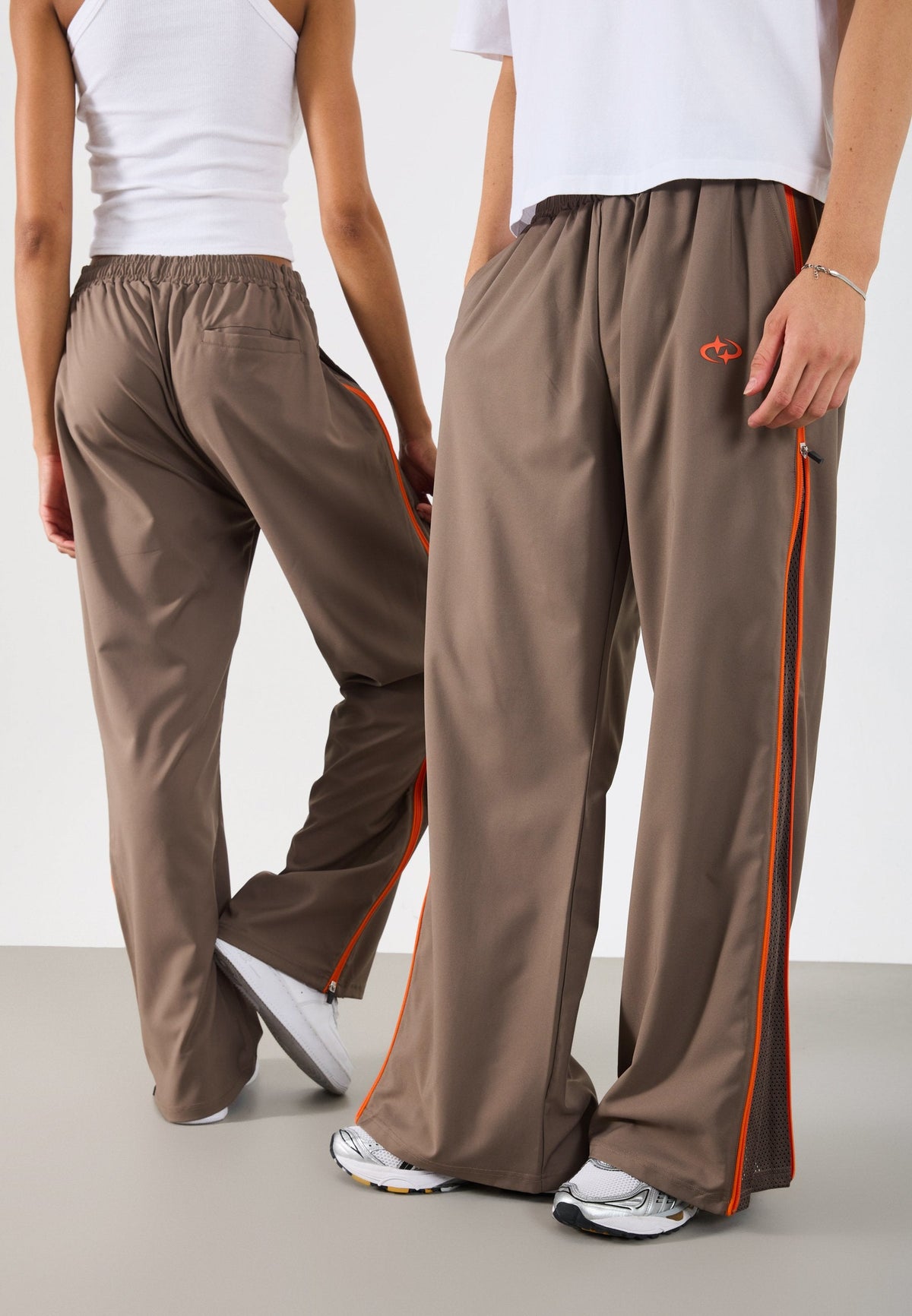 YOURTURN UNISEX - Tracksuit Bottoms - Brown