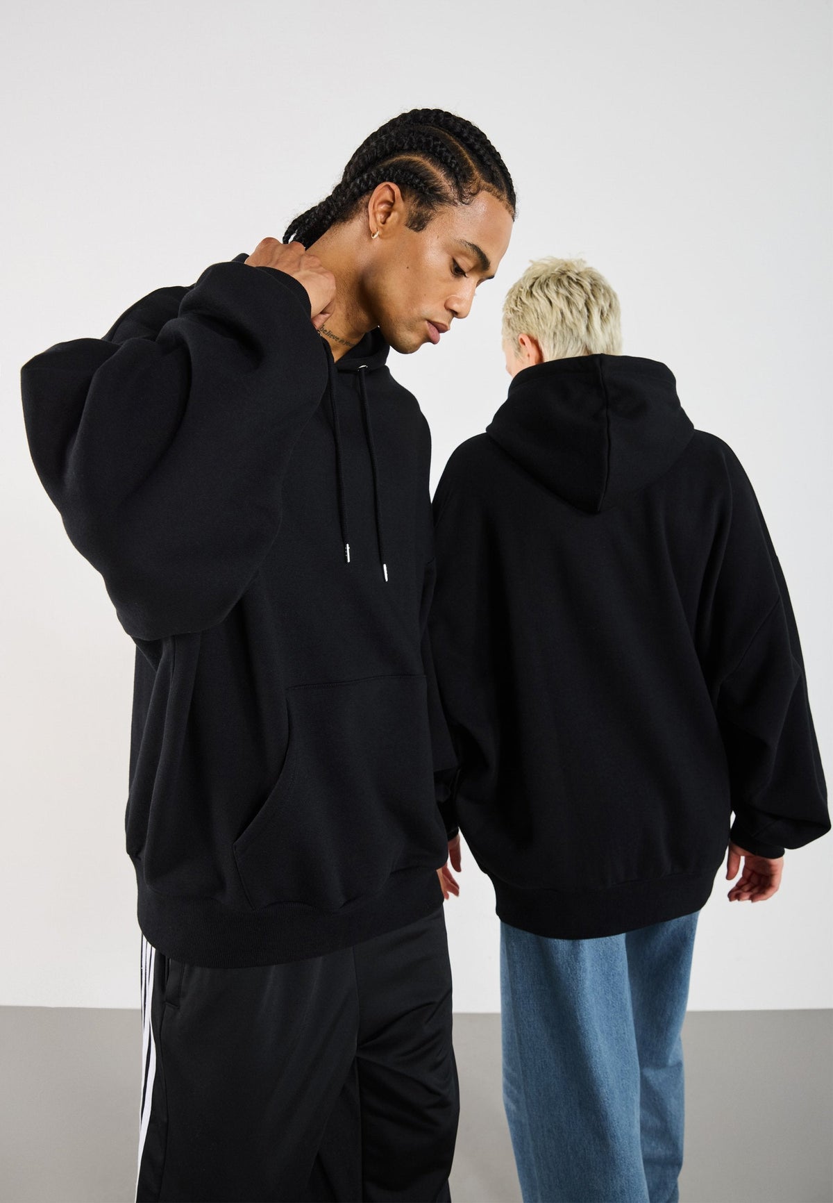 YOURTURN OVERSIZE BASIC HOODIE UNISEX - Hoodie - True Black