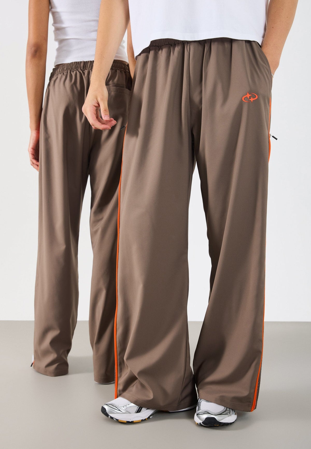 YOURTURN UNISEX - Tracksuit Bottoms - Brown