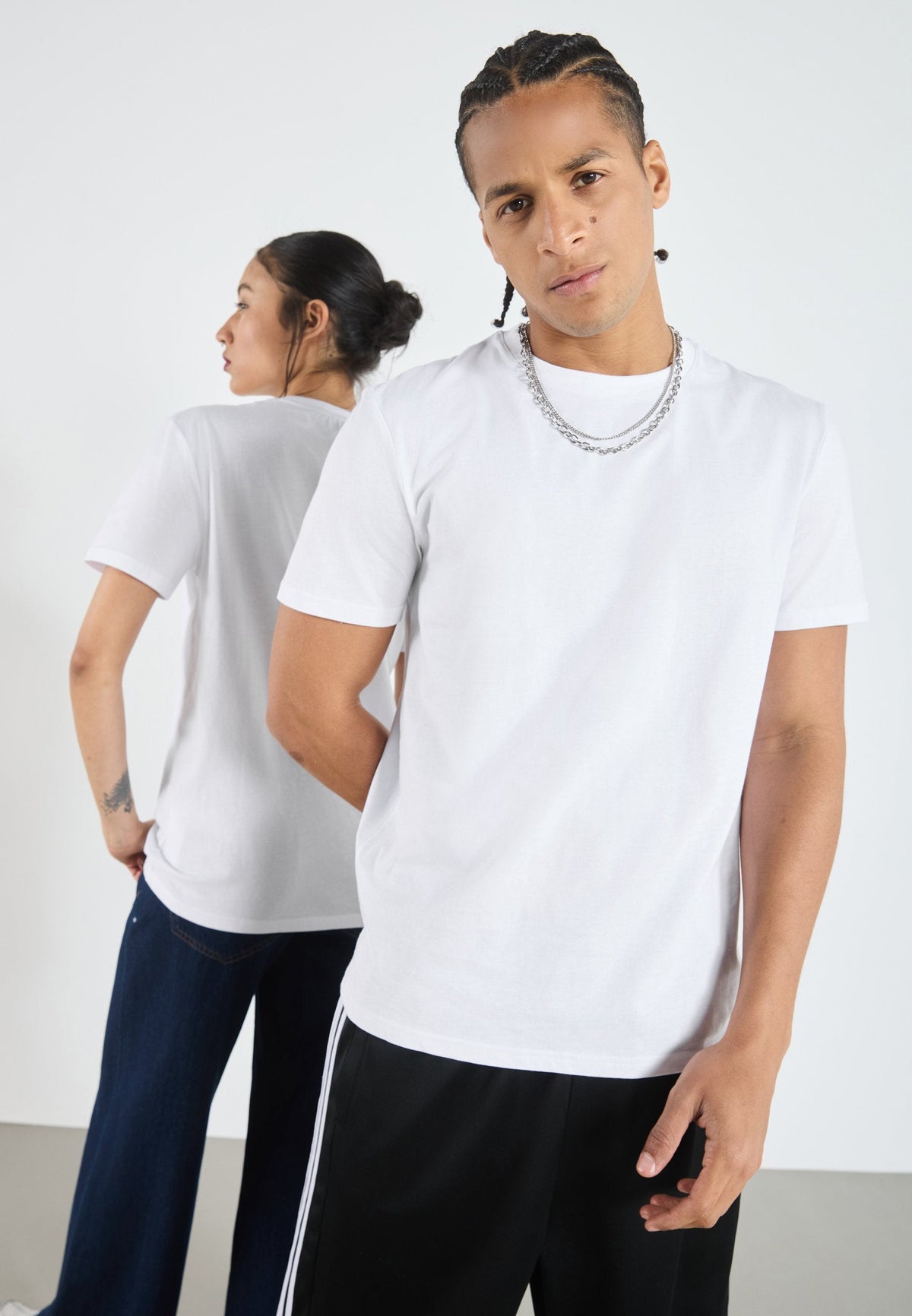 YOURTURN UNISEX 2 PACK BASIC REGULAR T SHIRT - Basic T-shirt - Bright White/true Black