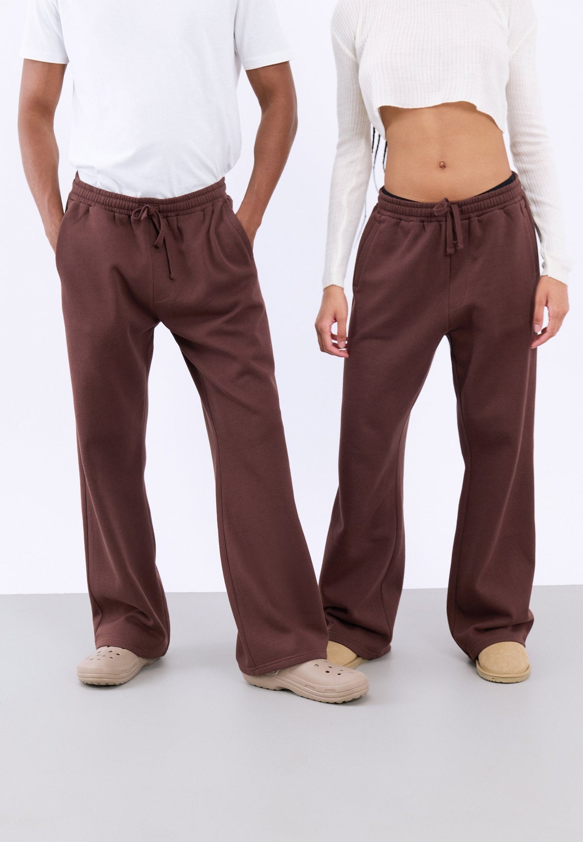 YOURTURN UNISEX - Tracksuit Bottoms - Deep Mahogany
