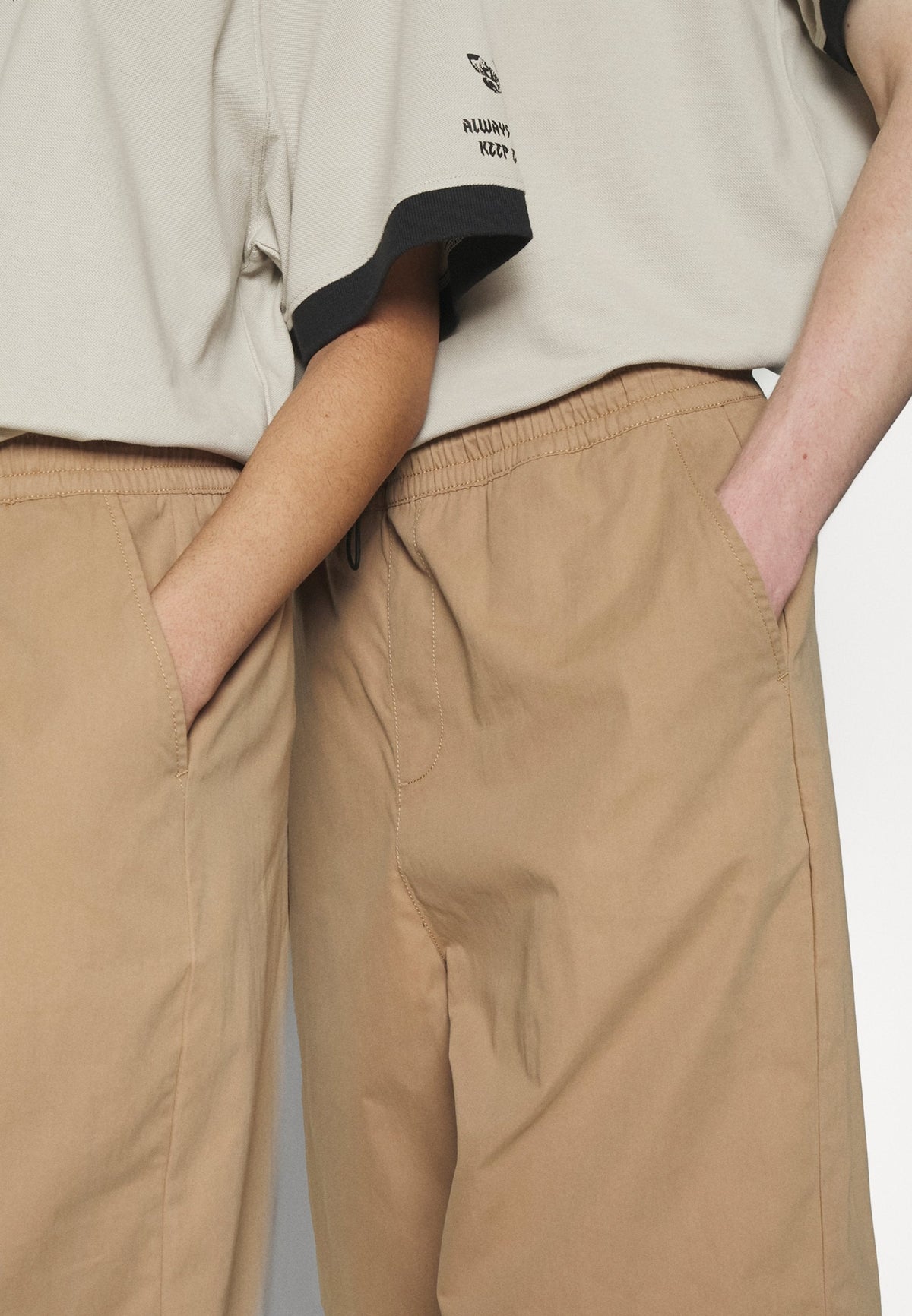 YOURTURN Genderless Parachute - Shorts - Brown