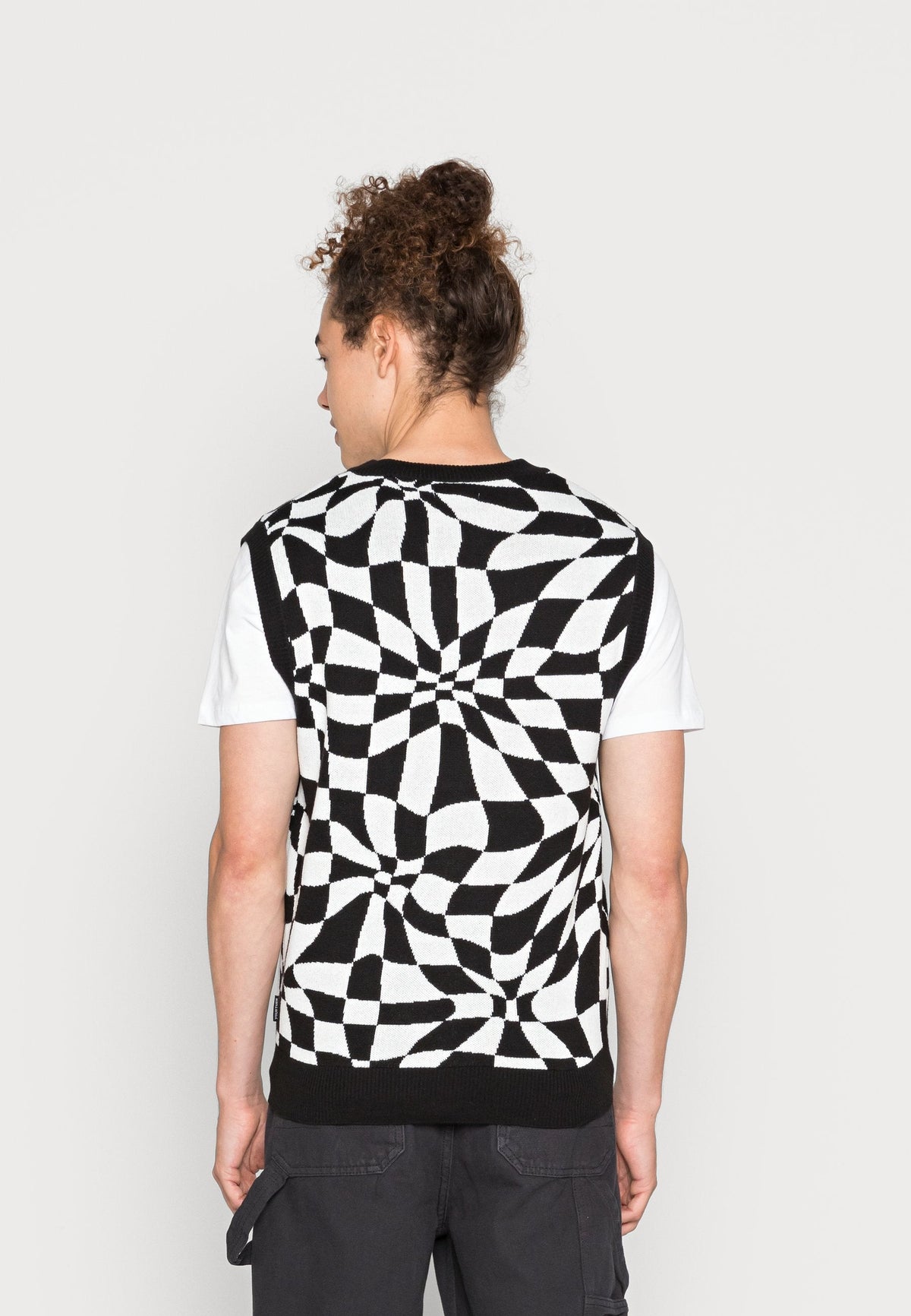 YOURTURN Distorted Check Vest Unisex - Jumper - Black/White