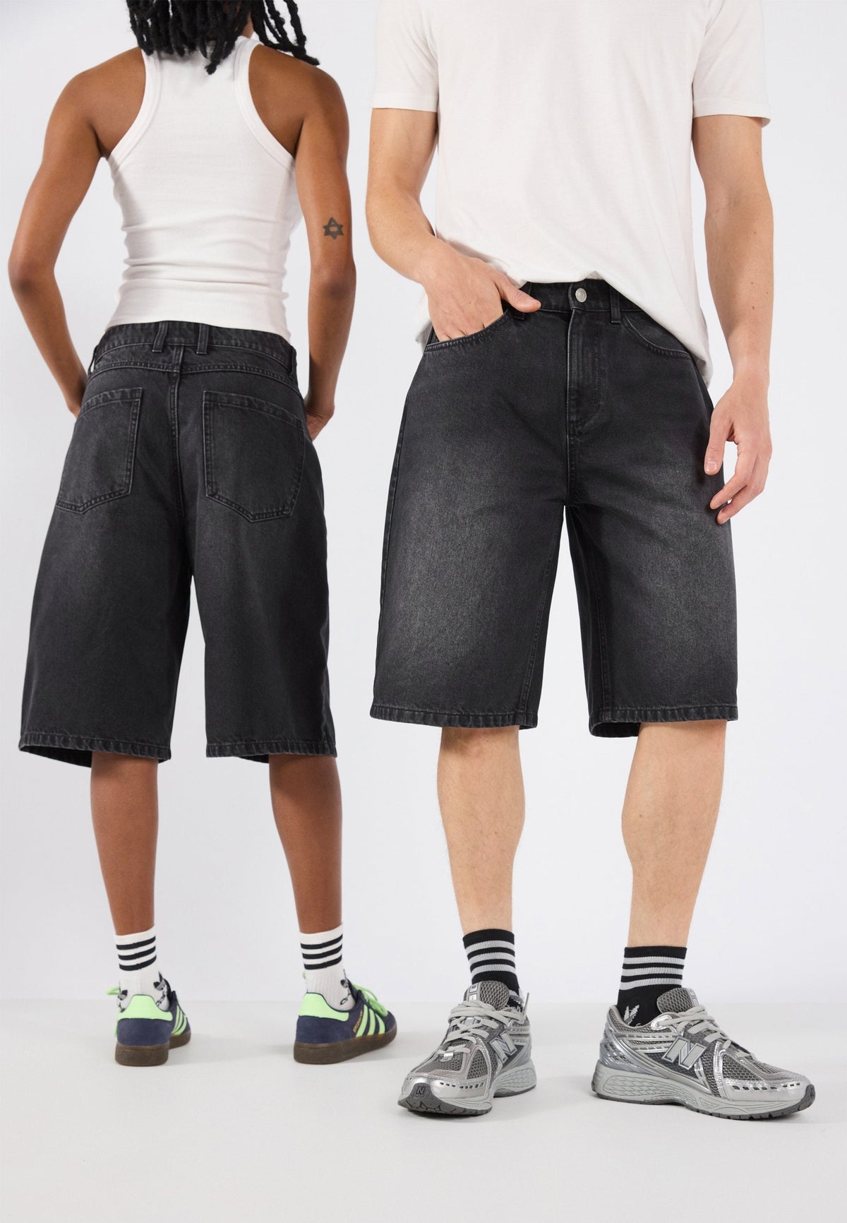YOURTURN UNISEX - Denim Shorts - Black Denim