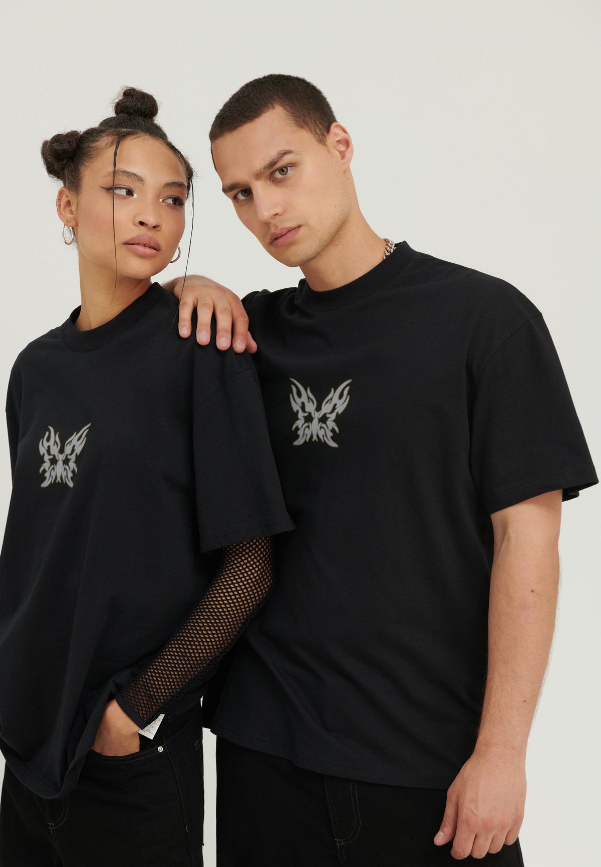 YOURTURN UNISEX - Print T-shirt - Black/silver