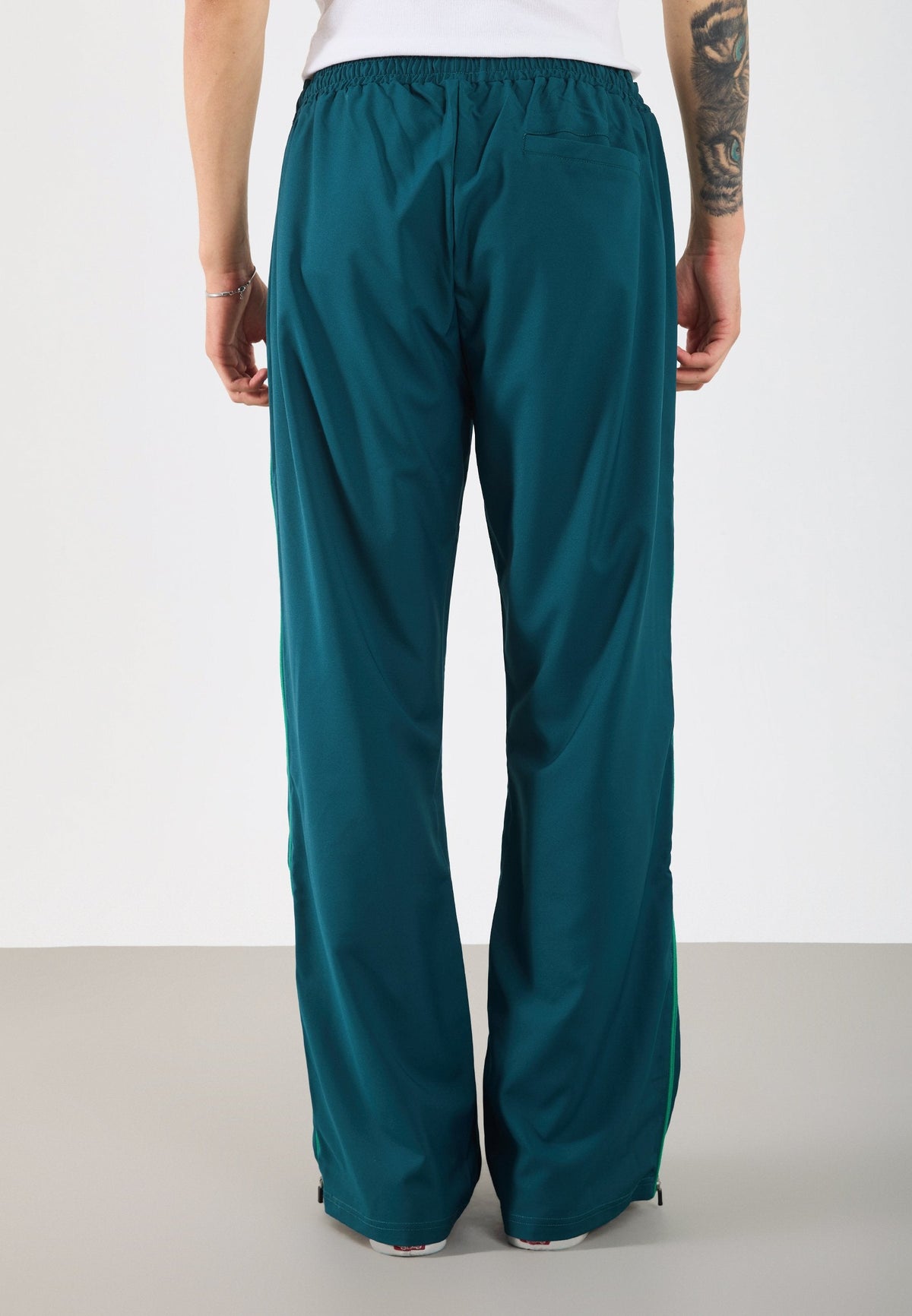 YOURTURN UNISEX - Tracksuit Bottoms - Green