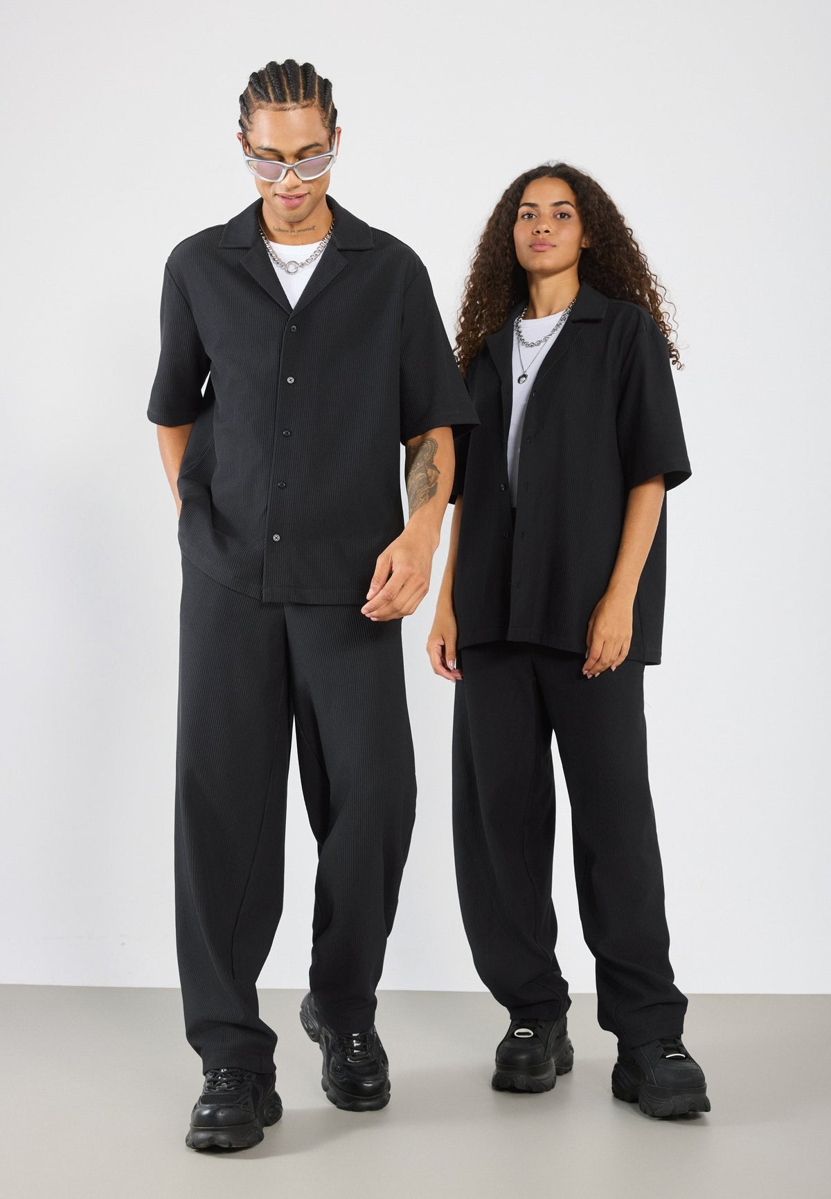 YOURTURN UNISEX - Shirt - Black