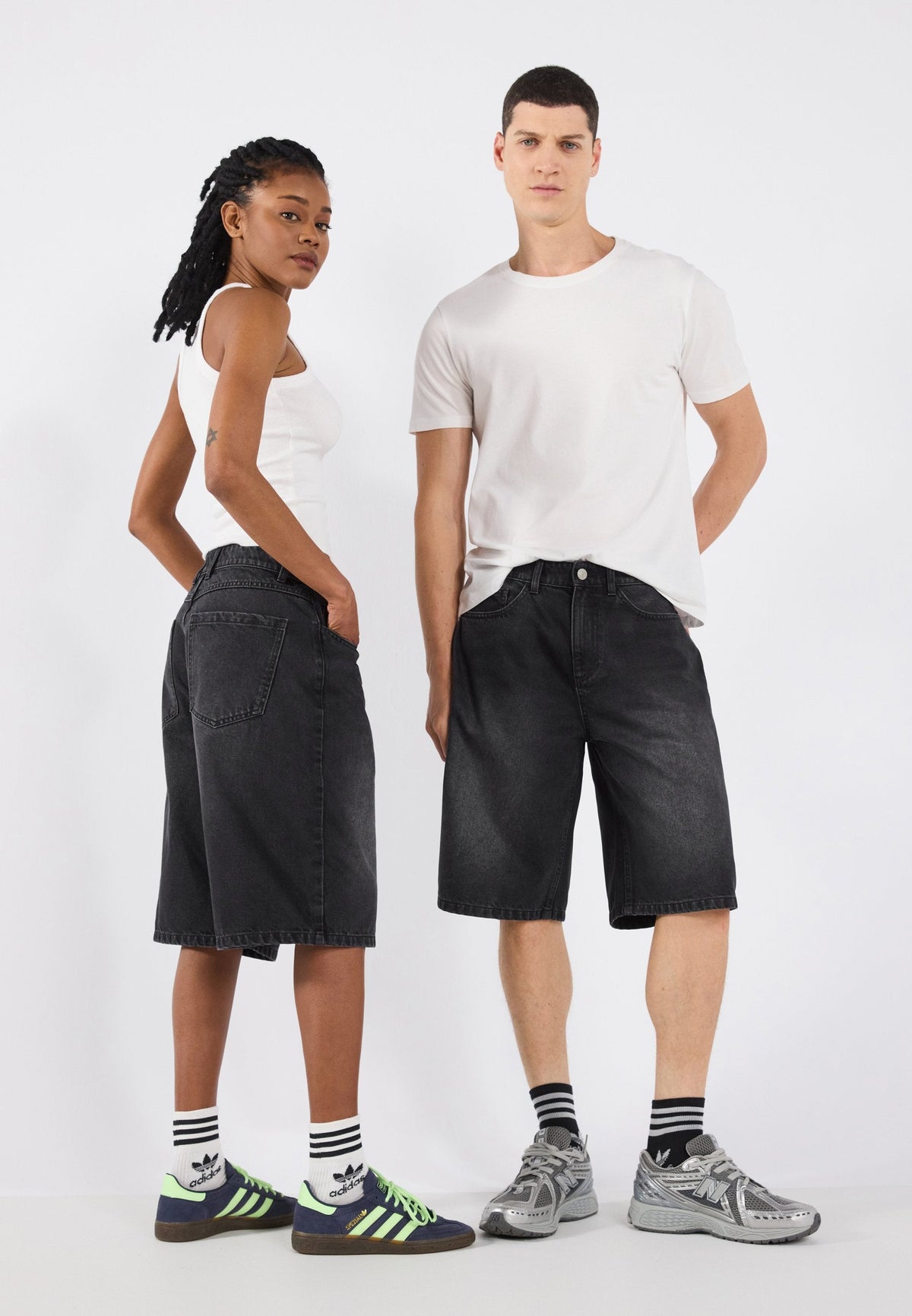 YOURTURN UNISEX - Denim Shorts - Black Denim