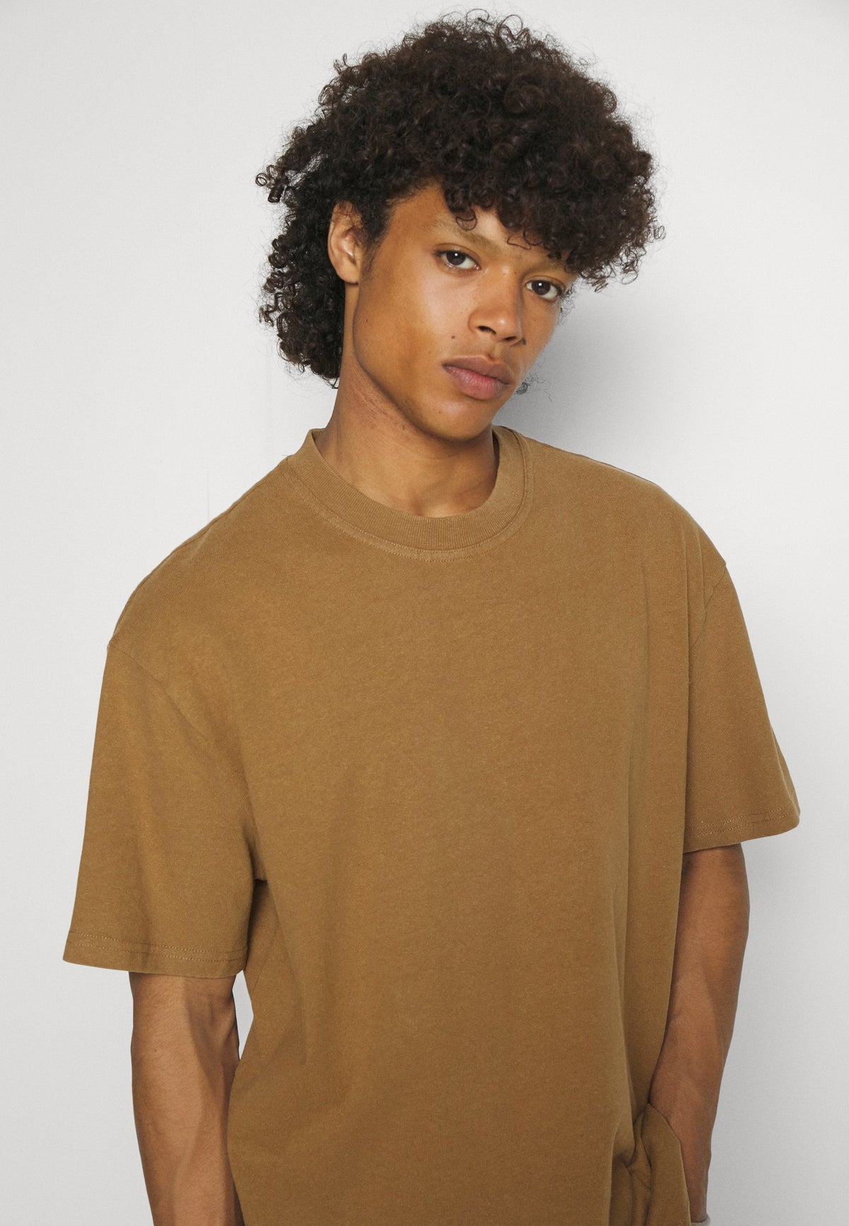 YOURTURN Unisex - Basic T-Shirt - Beige