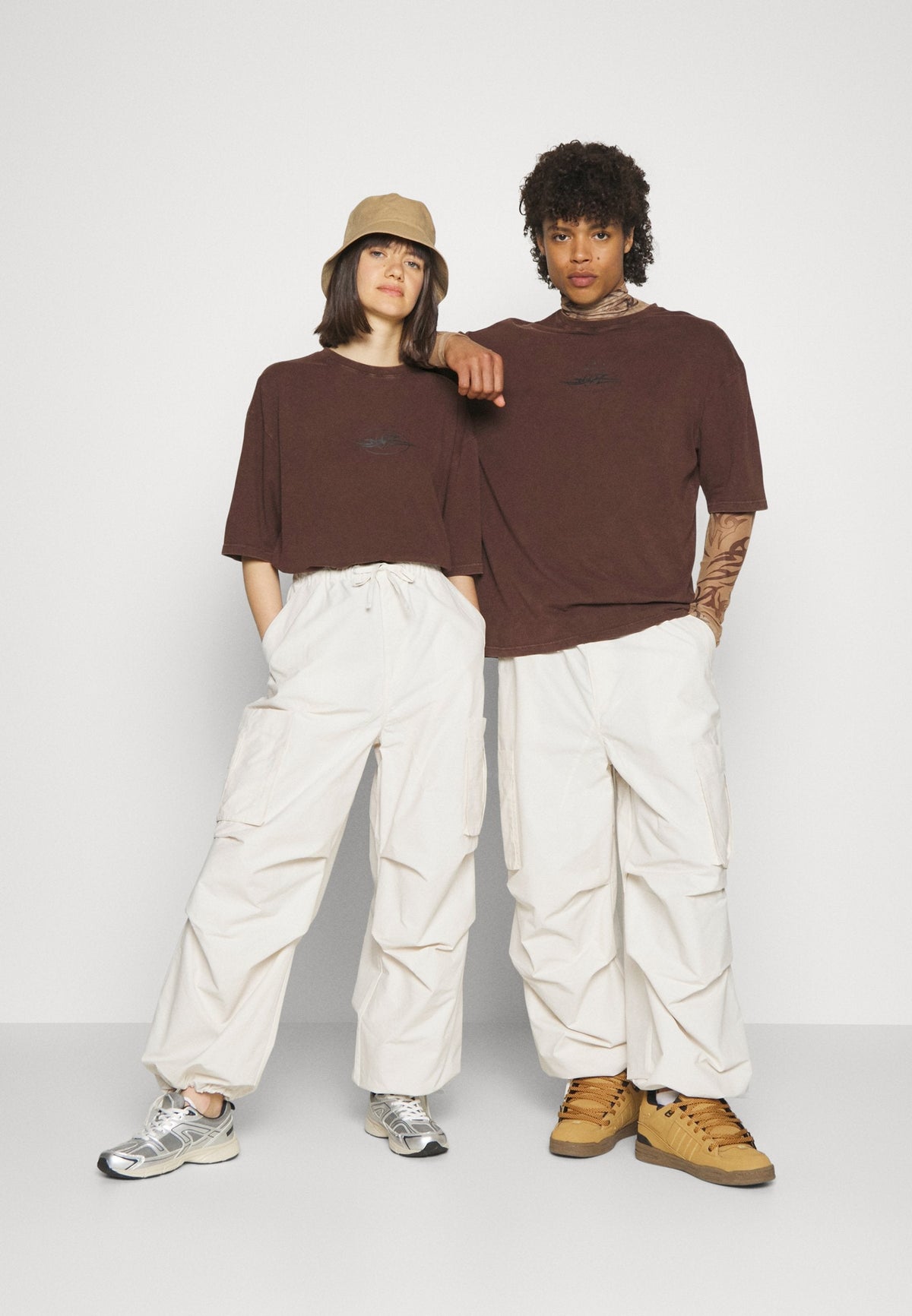 YOURTURN Unisex - Print T-Shirt - Dark Brown
