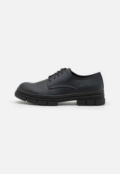 YOURTURN Lace-Ups - Black