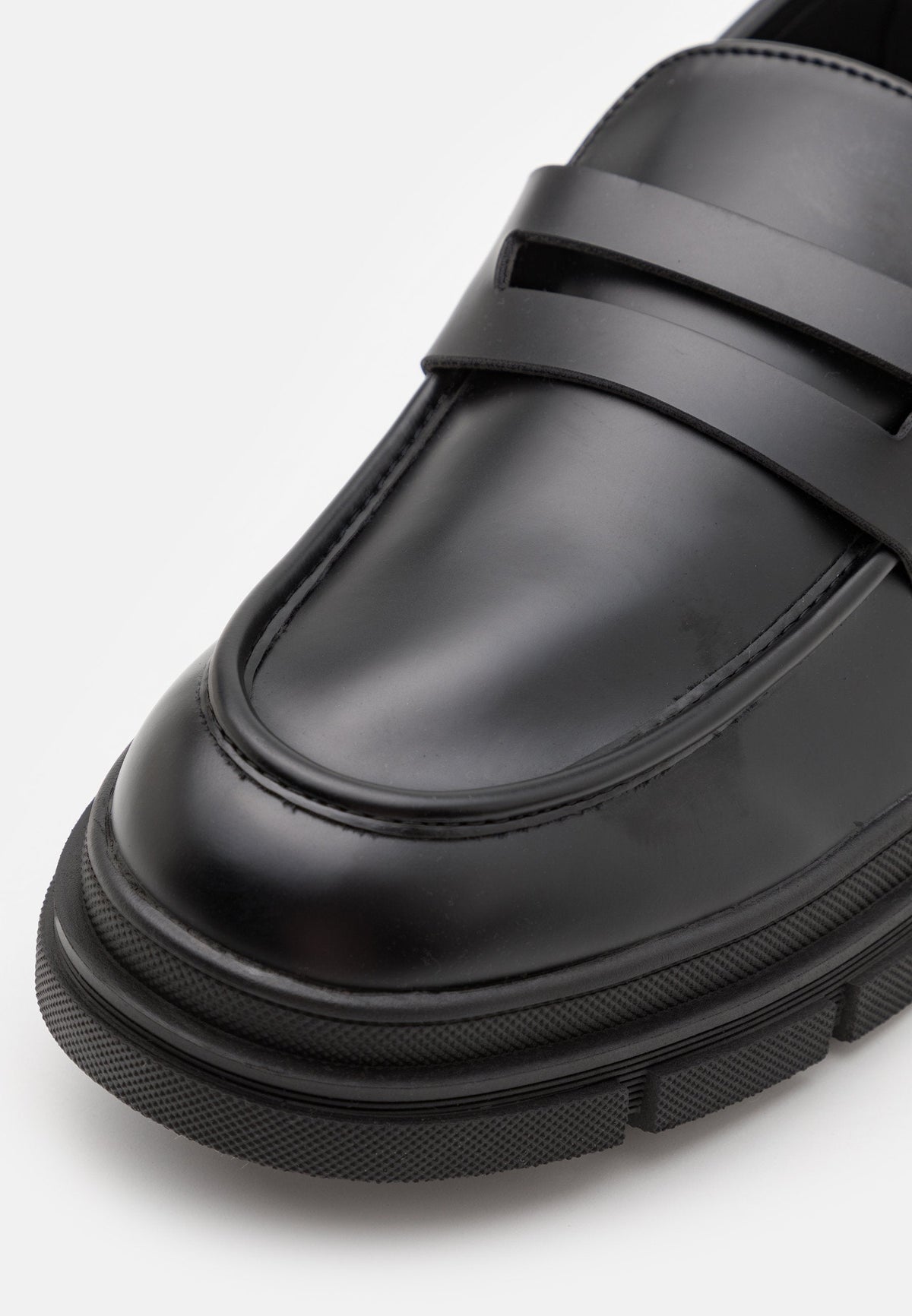 YOURTURN Slip-Ons - Black