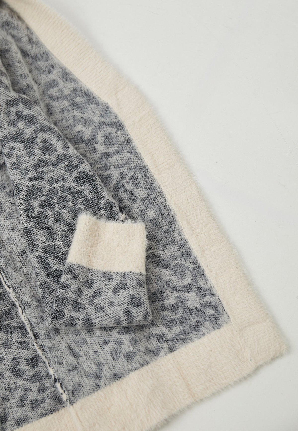 YOURTURN UNISEX - Cardigan - Off-white/black